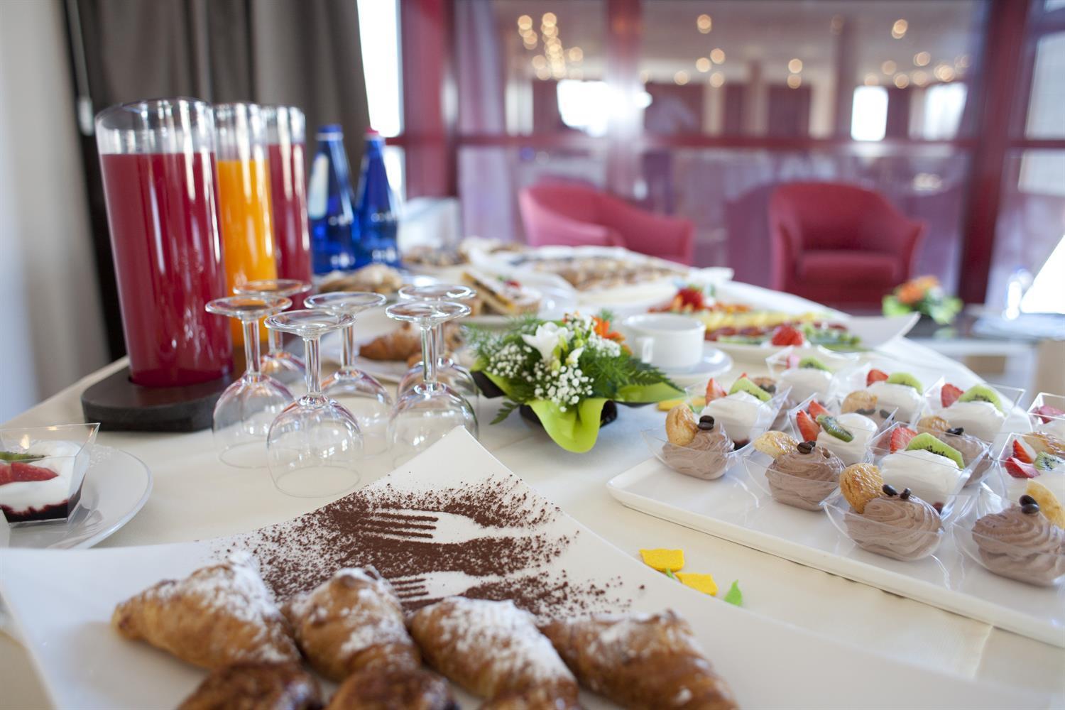 Tulip Inn Turin South Moncalieri Kültér fotó